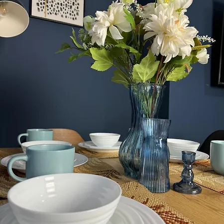Bexley Gem - Stylish Three Bedroom Apartment