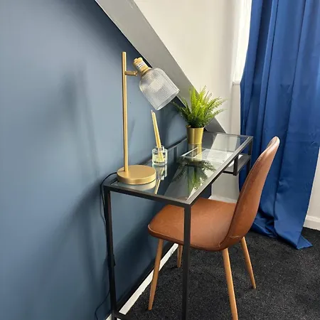 Bexley Gem - Stylish Three Bedroom * Leeds (West Yorkshire)