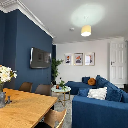 Apartment Bexley Gem - Stylish Three Bedroom Leeds (West Yorkshire)